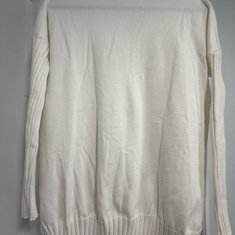 Cream V-Neck Sweater with Ribbed Sleeves - Picture 9 of 13